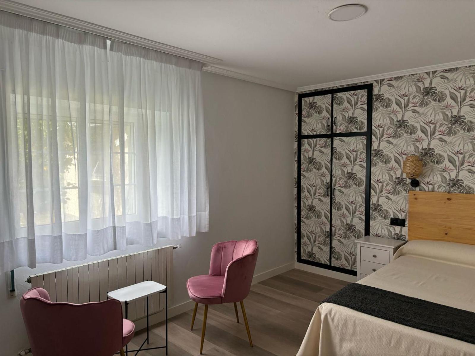 Luarca Zabala Hotel Almuna Bagian luar foto