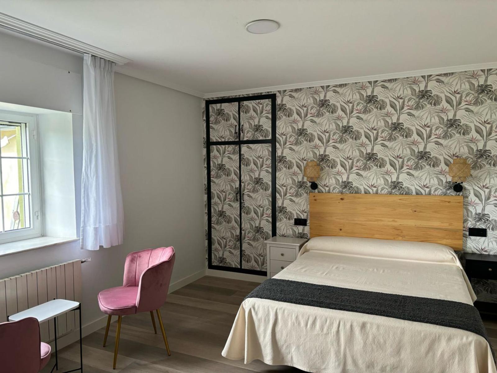 Luarca Zabala Hotel Almuna Bagian luar foto